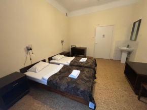 Hostel Viktorija with Private Rooms, Riga